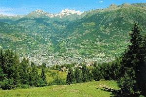 We are continually refining and adding to our portfolio of Nice Places to stay in Italy, so visit our site regularly to find somewhere just that little bit special. All our places to stay are presented with photos and descriptions taken and selected by us personally to give an impression as true to the reality as we can. All places are chosen by our team here in Italy for their combination of price, quality, charm and location. We work in partnership with family run hotels, guest houses and self-catering accommodations. This is NOT an unverified 'web portal' or online directory - we select only those places which we believe make excellent places to base a 1 week holiday or longer.